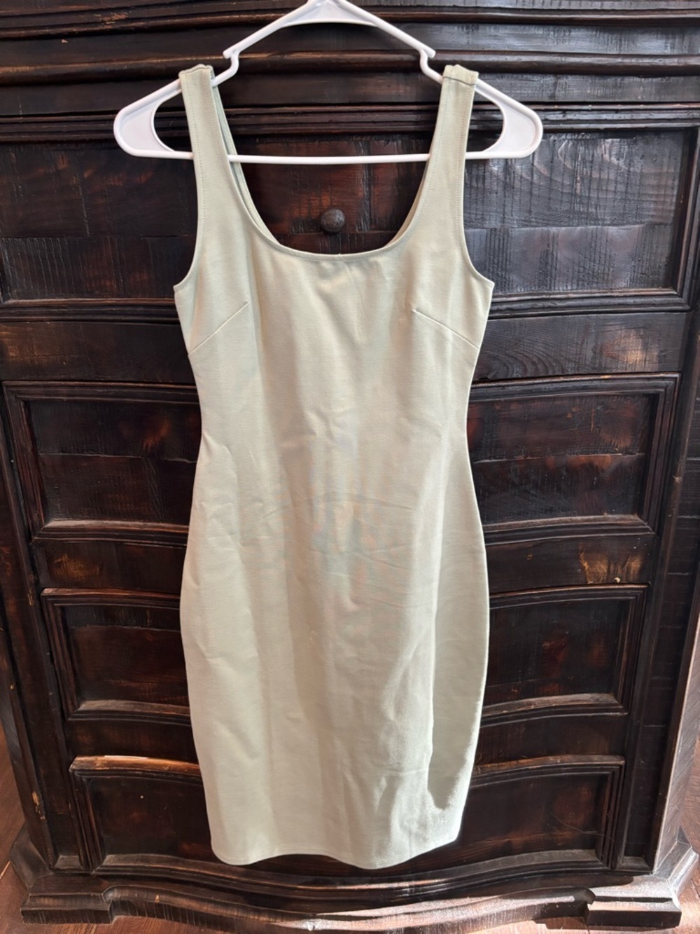 Babaton Sleeveless Midi Sheath Dress in Sage Green